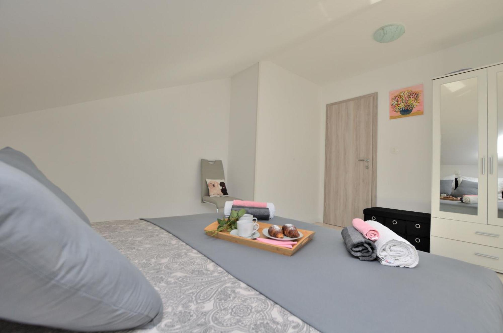 Apartments Viktoria Lovran Buitenkant foto
